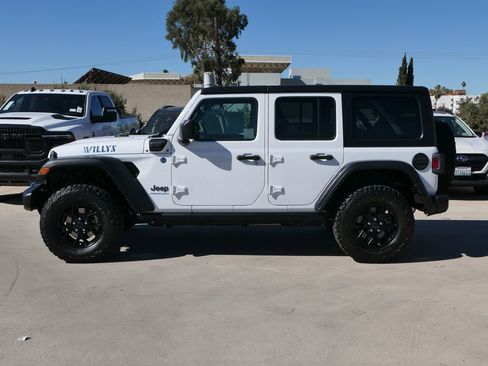Used 2024 Jeep Wrangler Unlimited image 6