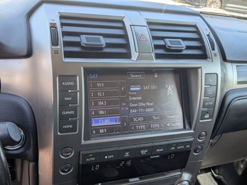 Used 2020 Lexus GX 460 Premium w/ Premium Package AWD/4WD image 22
