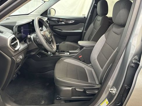 Certified 2025 Chevrolet TrailBlazer LT w/ Driver Confidence Package FWD image 10
