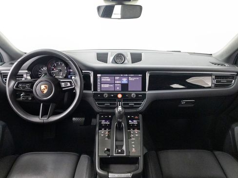 Certified 2025 Porsche Macan AWD/4WD image 15