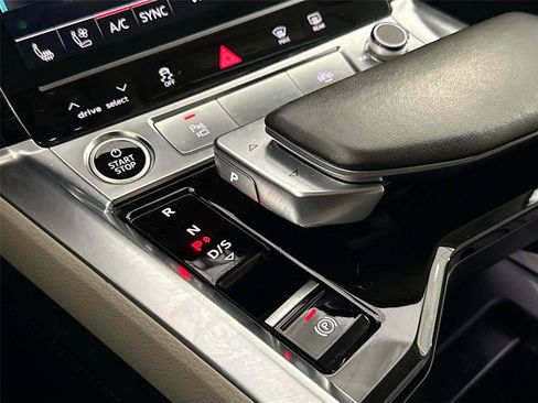Certified 2024 Audi Q8 e-tron Premium Plus AWD/4WD image 17