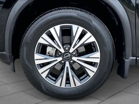 Used 2023 Nissan Rogue SV image 10