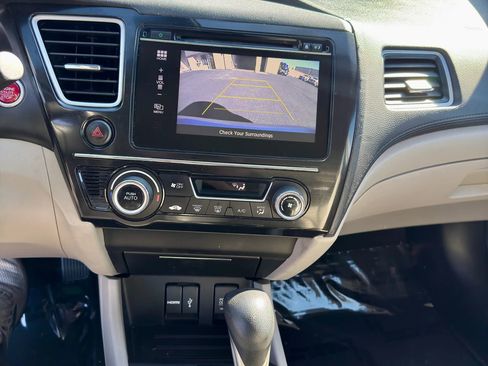 Used 2015 Honda Civic Hybrid Sedan image 9