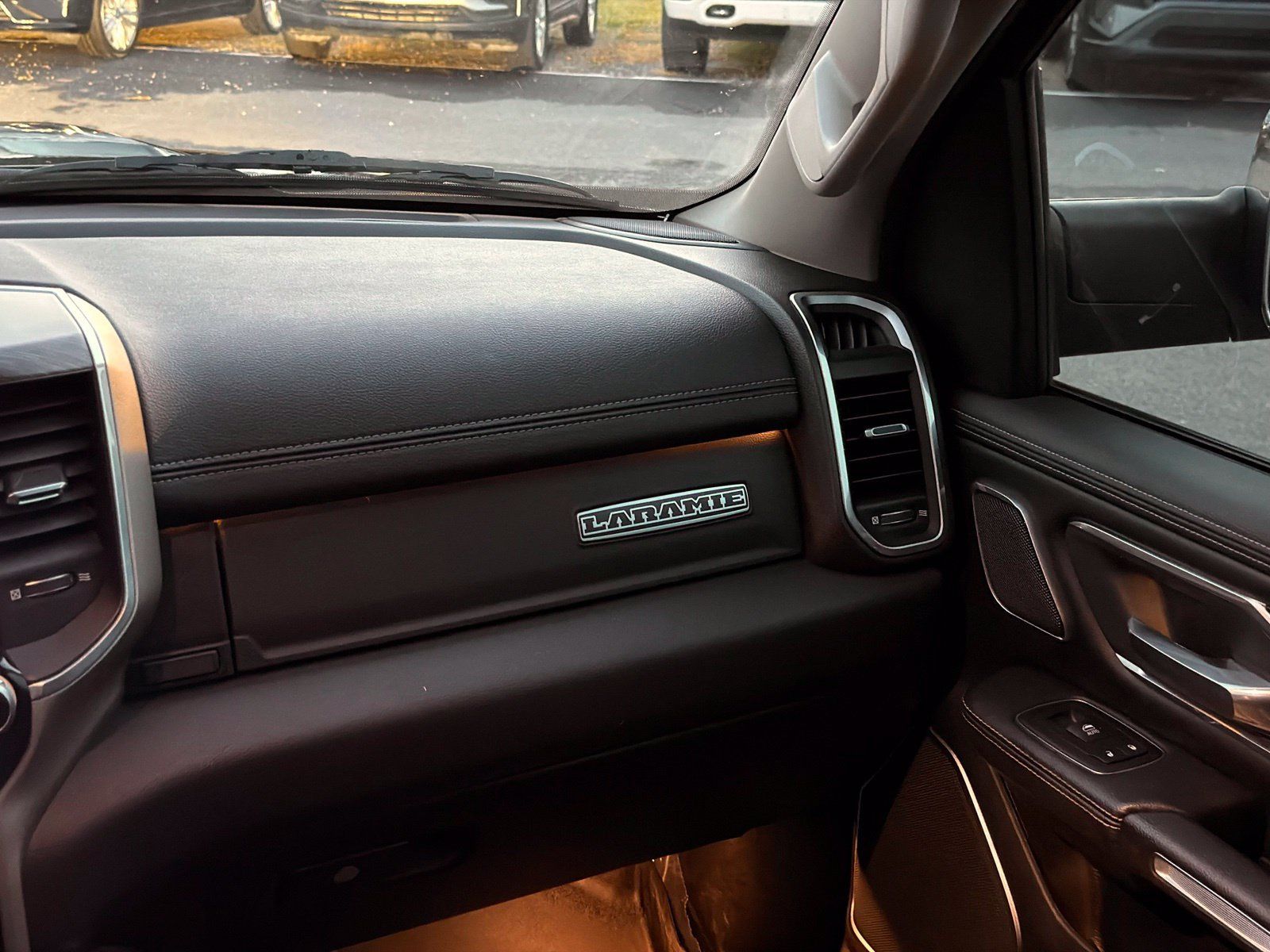 Used 2019 RAM 1500 Laramie AWD/4WD image 40
