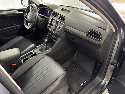 Used 2022 Volkswagen Tiguan SE image 29