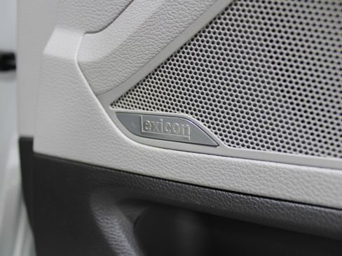 Used 2018 Genesis G80 3.8 w/ Option Group 02 image 26