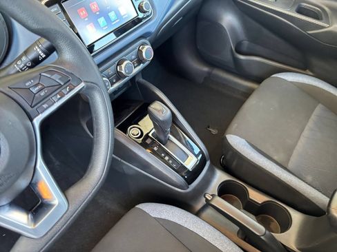 Used 2025 Nissan Versa SV FWD image 41