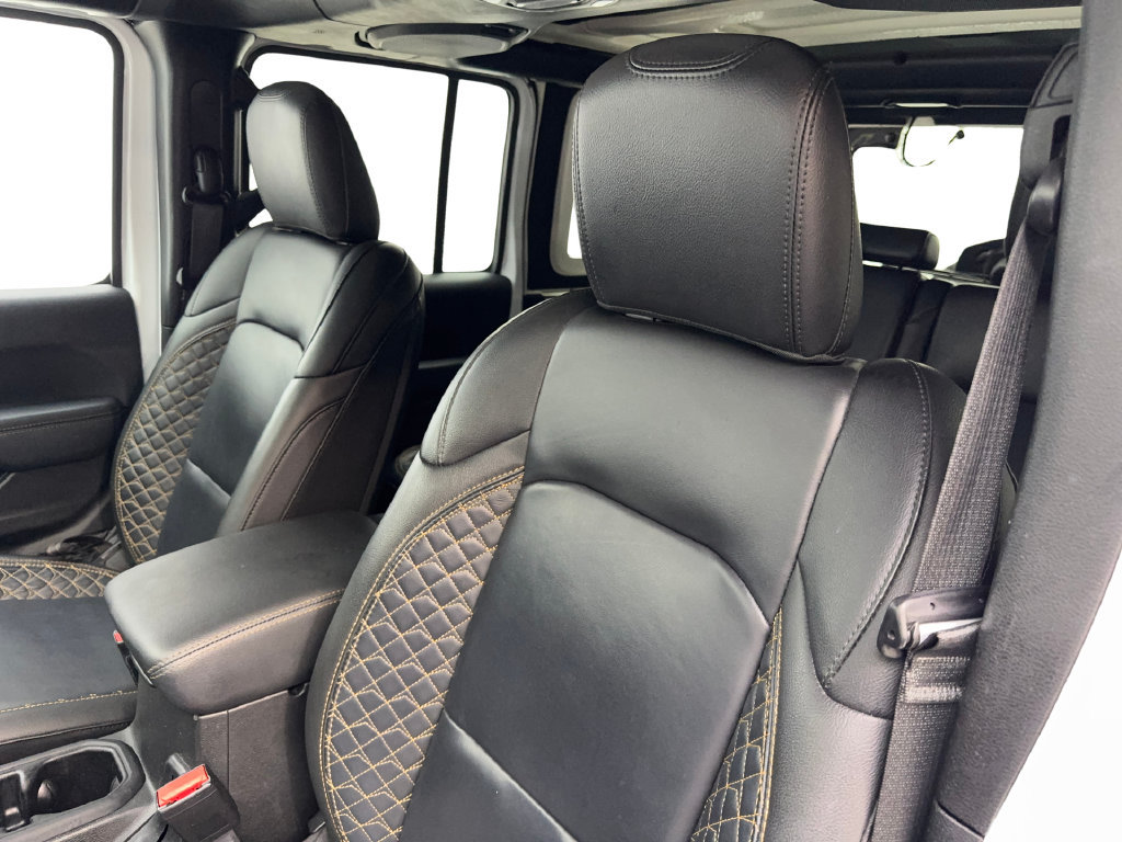 Used 2022 Jeep Wrangler Unlimited Sahara AWD/4WD image 28