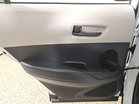 Used 2025 Toyota Corolla Cross L image 14