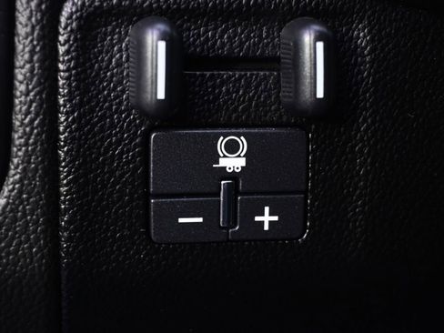 Used 2017 Chevrolet Colorado ZR2 image 24