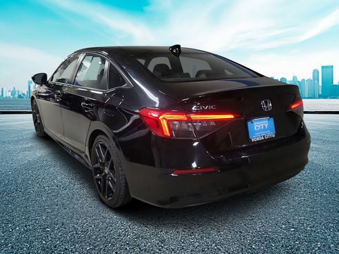 Used 2024 Honda Civic Sport image 4