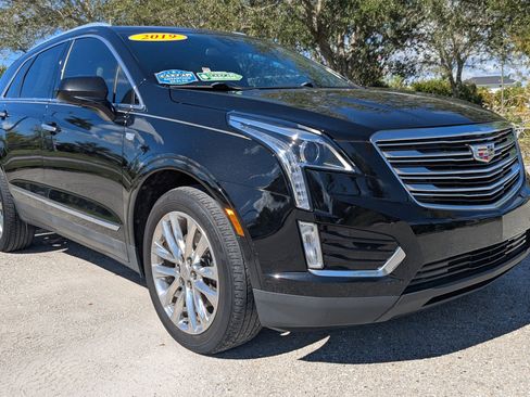 Used 2019 Cadillac XT5 Luxury image 2