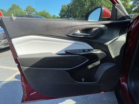 Used 2025 Chevrolet Trax LT w/ Driver Confidence Package FWD image 23