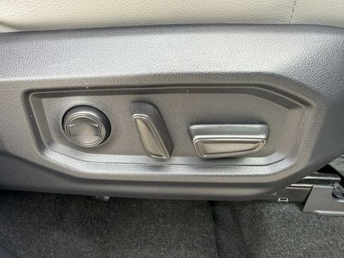 Used 2024 Toyota Tundra Limited image 32