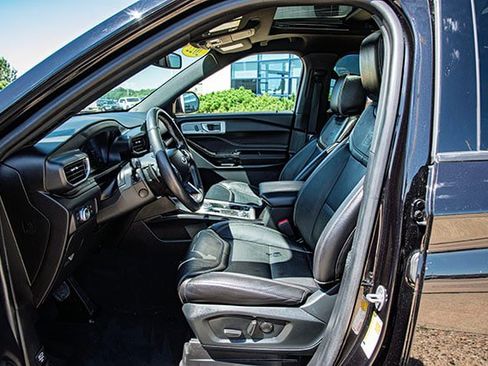 Used 2022 Ford Explorer ST w/ Equipment Group 401A image 16