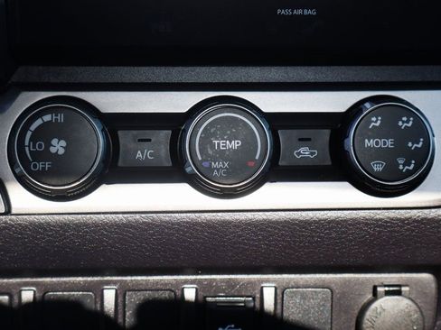 Used 2023 Toyota Tacoma SR image 33