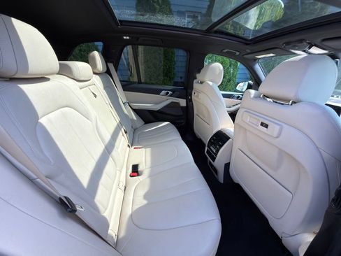 Used 2019 BMW X5 xDrive40i w/ Convenience Package AWD/4WD image 19
