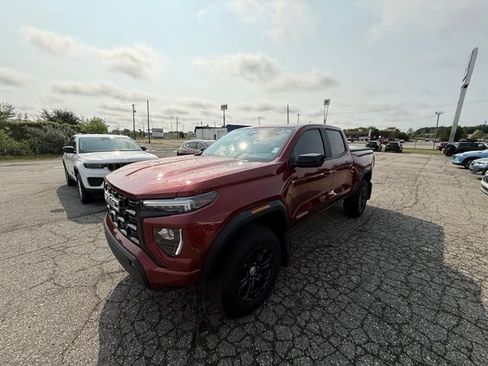 Used 2023 GMC Canyon Elevation w/ Elevation Premium Package AWD/4WD image 2