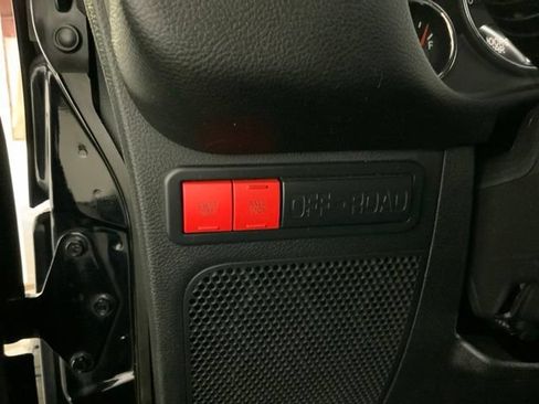 Used 2016 Jeep Wrangler Unlimited Rubicon AWD/4WD image 24