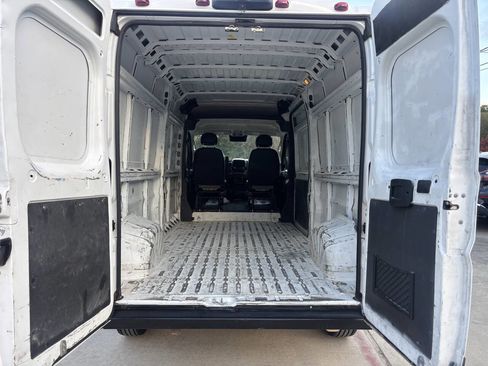 Used 2023 RAM ProMaster 2500 image 8