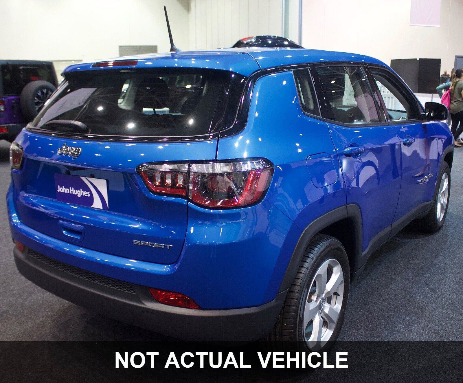 Used 2024 Jeep Compass Latitude AWD/4WD image 3