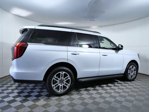 Certified 2025 Ford Expedition Active AWD/4WD image 6