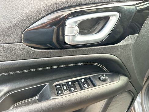 Used 2024 Jeep Compass Latitude w/ Convenience Group image 13