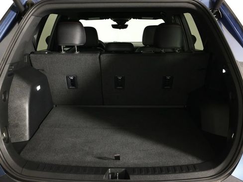 Used 2025 Chevrolet Equinox RS w/ Safety and Technology Package FWD image 12
