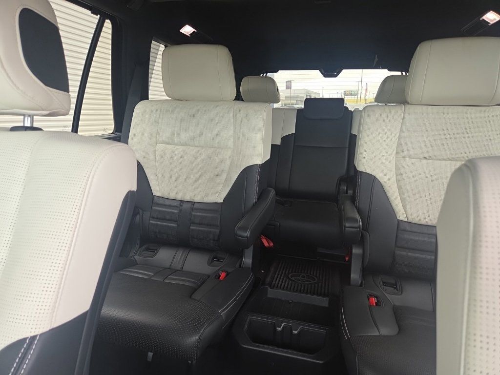 Used 2024 Toyota Sequoia Capstone AWD/4WD image 23