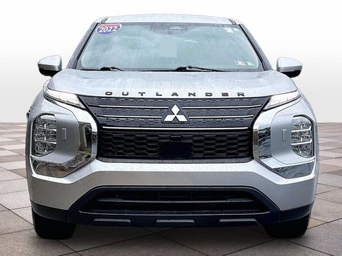 Used 2022 Mitsubishi Outlander ES AWD/4WD image 3