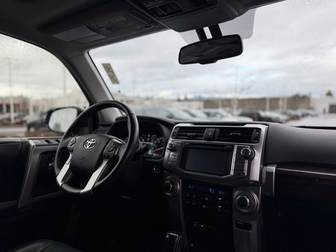 Used 2017 Toyota 4Runner Limited image 21