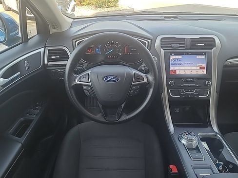 Used 2019 Ford Fusion SE FWD image 15