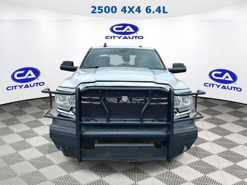 Used 2022 RAM 2500 Tradesman w/ Chrome Appearance Group AWD/4WD image 11