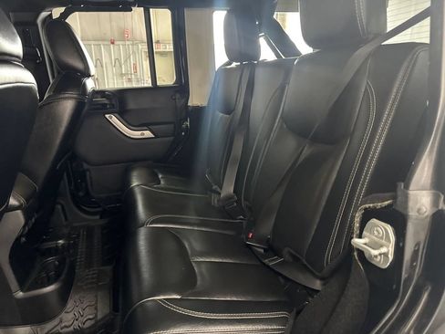 Used 2014 Jeep Wrangler Unlimited Rubicon AWD/4WD image 18