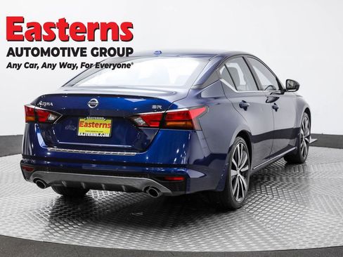 Used 2022 Nissan Altima 2.5 SR FWD image 5