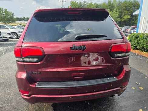 Used 2018 Jeep Grand Cherokee Altitude AWD/4WD image 6
