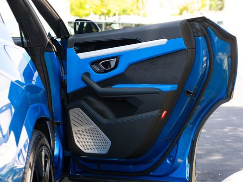 Used 2019 Lamborghini Urus AWD/4WD image 82