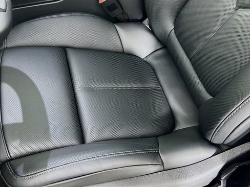 Certified 2026 Porsche Macan AWD/4WD image 22