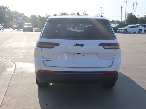 New 2026 Jeep Grand Cherokee L Limited w/ Limited Altitude Package AWD/4WD image 25