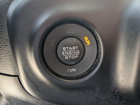 Used 2021 Jeep Gladiator Rubicon AWD/4WD image 16