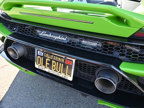 Used 2021 Lamborghini Huracan EVO RWD image 44