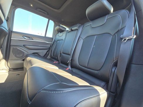 New 2025 Jeep Grand Cherokee Limited w/ Black Appearance Package image 20