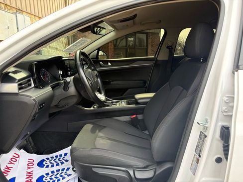 Used 2022 Kia K5 LXS image 11