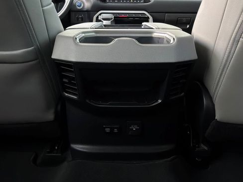 Used 2023 Toyota Tundra Limited AWD/4WD image 16