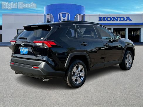 Used 2024 Toyota RAV4 XLE image 7