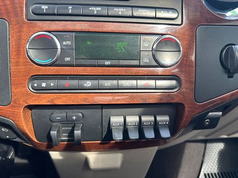 Used 2009 Ford F350 4x4 Crew Cab Super Duty image 18