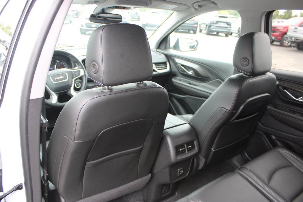 Used 2023 GMC Terrain SLT FWD image 28