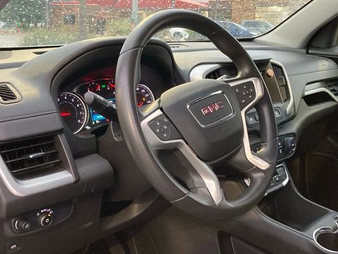 Used 2024 GMC Terrain SLE FWD image 8