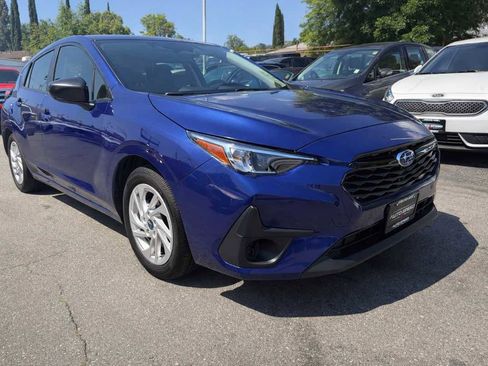 Used 2025 Subaru Impreza 2.0i image 1
