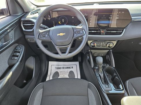 Used 2025 Chevrolet TrailBlazer LT image 11